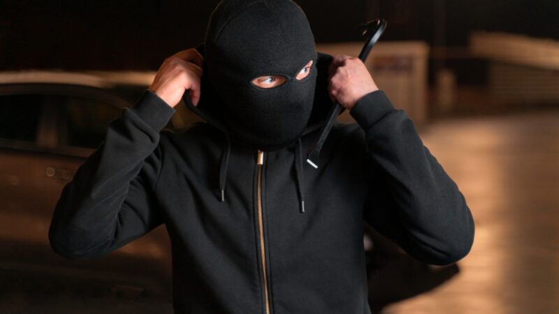 Internetowy oszust zatrzymany: okradł swoje ofiary na ponad 25 tysięcy złotych