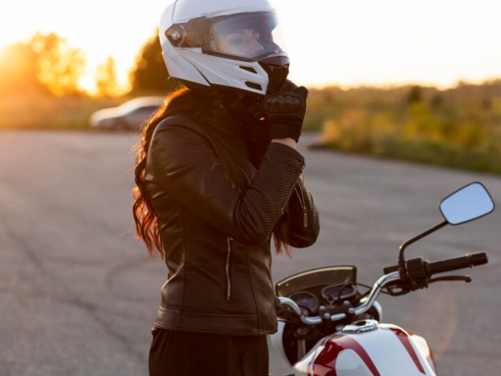 Nieszczęśliwy upadek motocyklisty w Oświęcimiu skończył się hospitalizacją