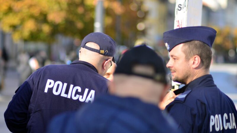 Czterdziestolatek z powiatu żywieckiego próbował przekupić policję po prowadzeniu pod wpływem alkoholu