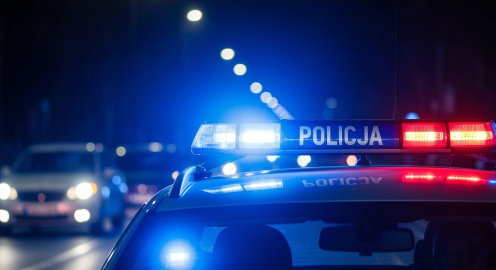 Policjanci inspirują uczniów w Łękawicy: Bezpieczeństwo i przyszłość w mundurze na pierwszym planie