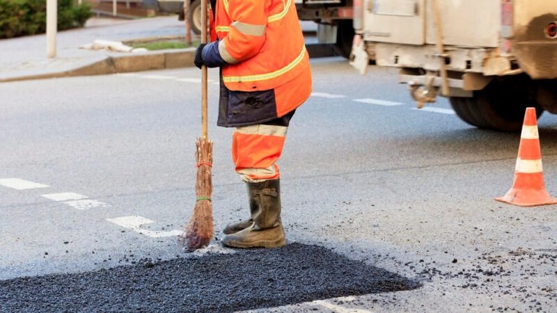 Zimowe utrzymanie dróg powiatowych w Żywcu: sezon 2025/2026 trwa do kwietnia