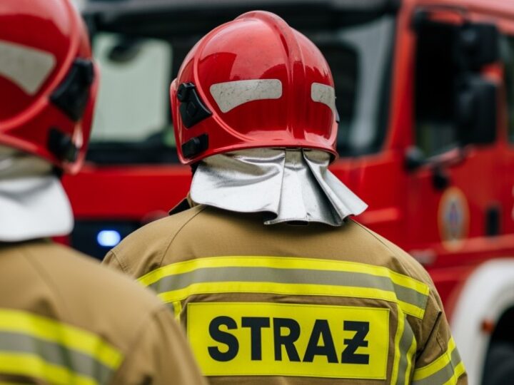 Pożar siana w Lipowej: Strażacy w akcji!