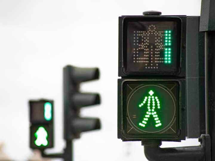 Bezpieczniej po zmroku – Gmina Lipowa promuje noszenie odblasków!