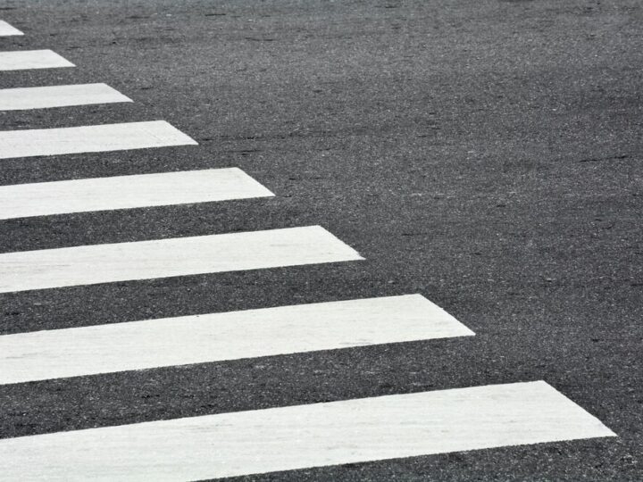 Bezpieczni na drodze” – Gmina Łodygowice promuje noszenie odblasków!