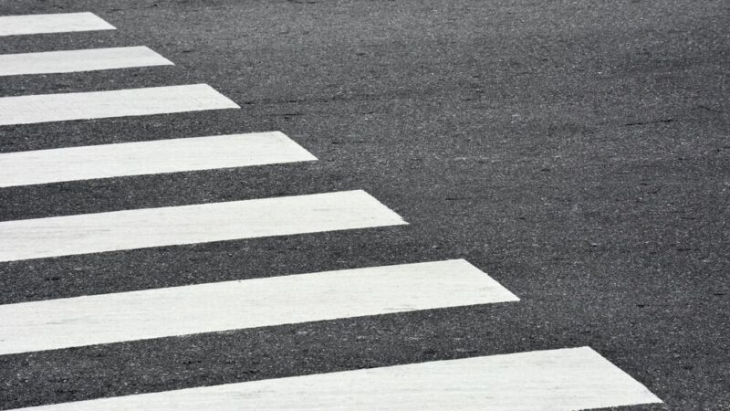 Bezpieczni na drodze” – Gmina Łodygowice promuje noszenie odblasków!