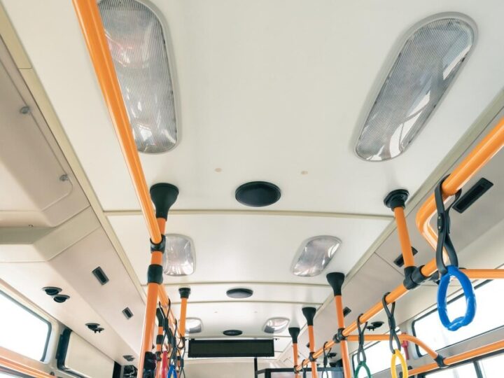 Nowa wiata i bezpieczniejsze skrzyżowanie w Lipowej dla pasażerów autobusów