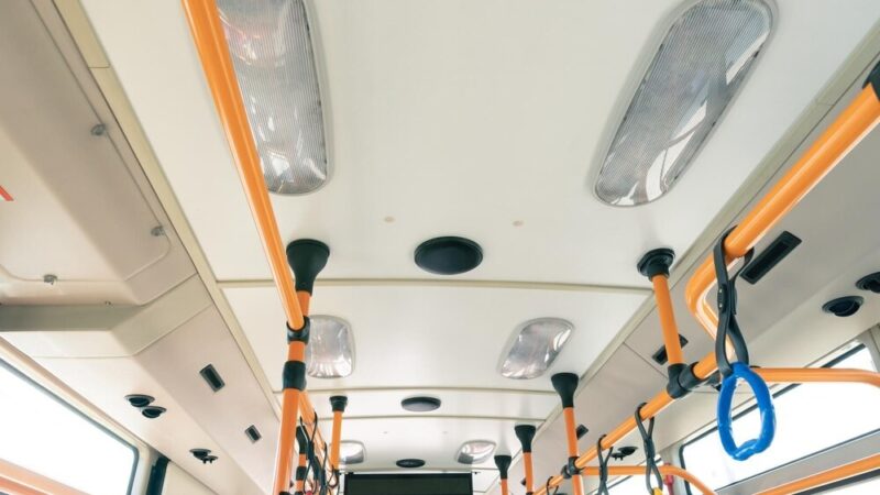 Nowa wiata i bezpieczniejsze skrzyżowanie w Lipowej dla pasażerów autobusów