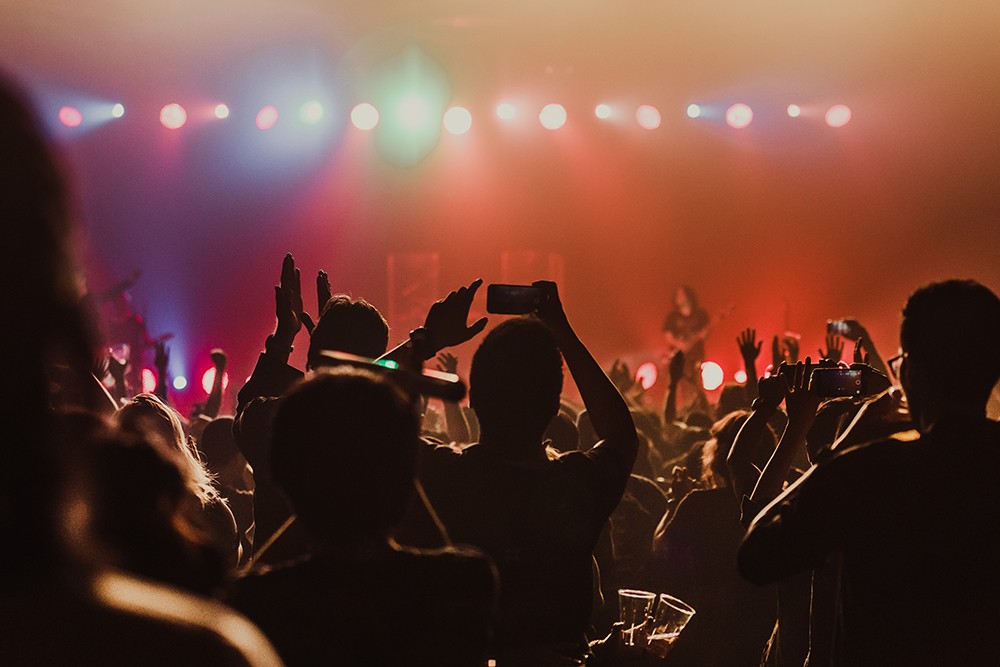 Mama Na Obrotach zaprasza na pełen śmiechu program stand-up „Niezły Bajzel”!