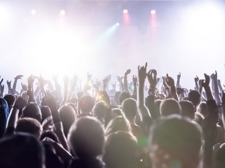 Kabaret Czesuaf prezentuje nowy program: „A, dajcie spokój…” – humor w zgiełku codzienności!