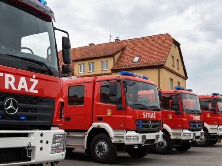 Pożar trawy w Lipowej: strażacy szybko w akcji!
