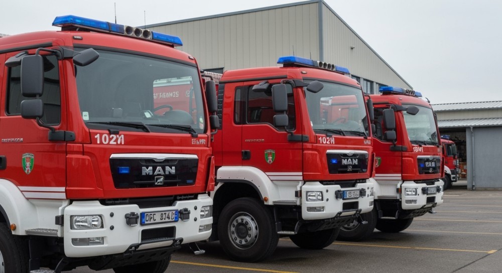 Drzewo zniszczyło budynek w Żywcu – akcja ratunkowa strażaków