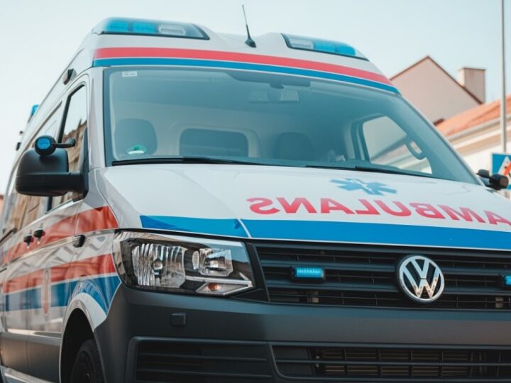 Szybkie poszukiwania zakończone sukcesem: 70-latka bezpiecznie wróciła do rodziny