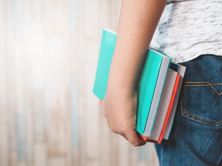 Kreatywne warsztaty wakacyjne w Bibliotece Czernichów dla dzieci!
