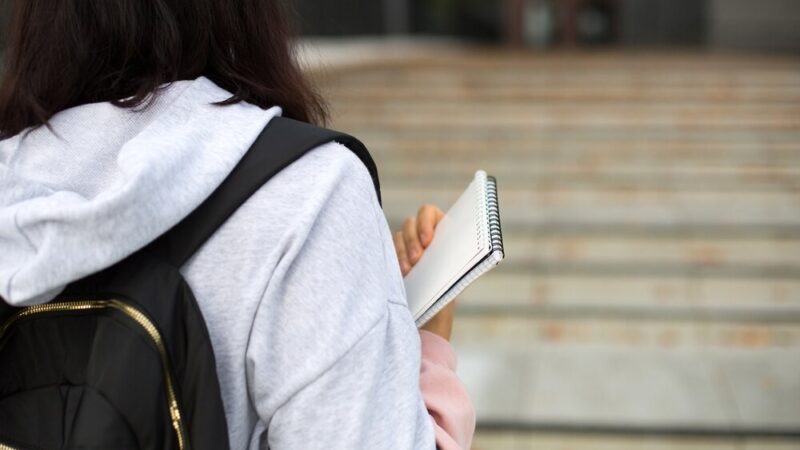 Nowe możliwości dla uczniów: modernizacja pracowni i staże w Żywcu