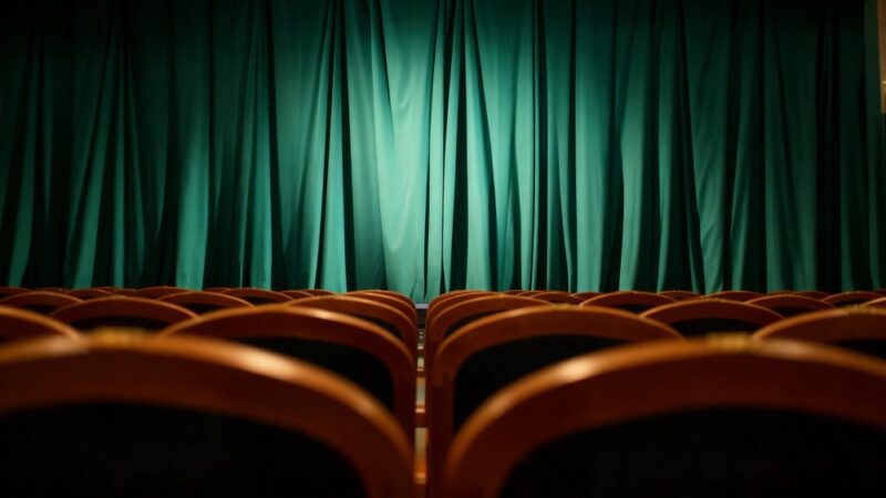 Sklep z facetami: hitowa komedia, która zachwyciła 50 000 widzów!
